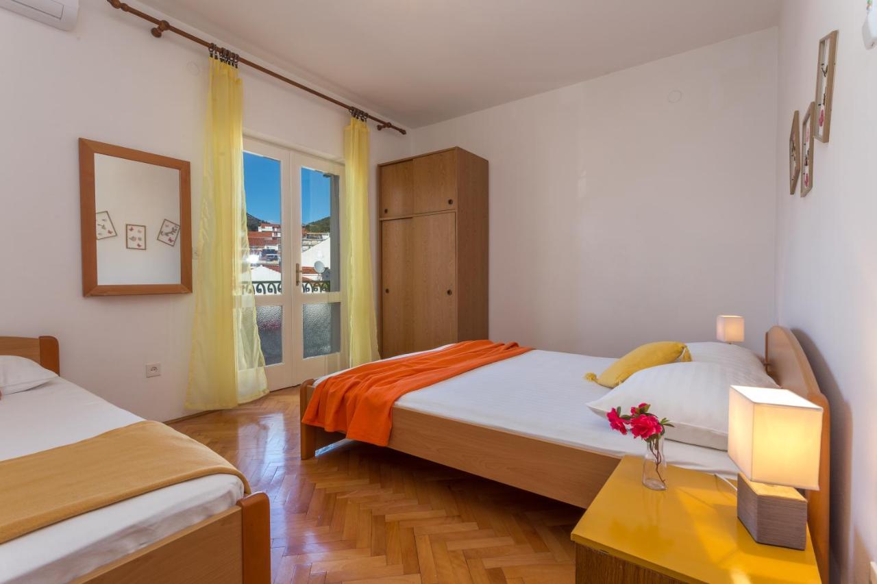 Apartments Marija Bibic Hvar Town Bagian luar foto