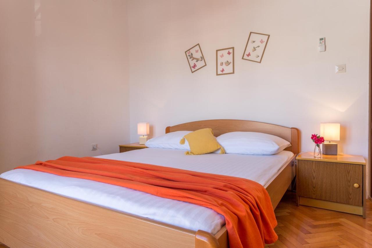 Apartments Marija Bibic Hvar Town Bagian luar foto